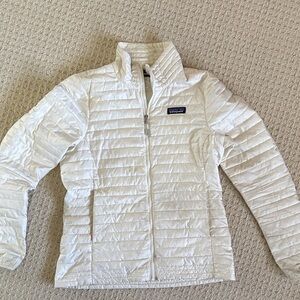 Patagonia Women's white Puffer Jacket